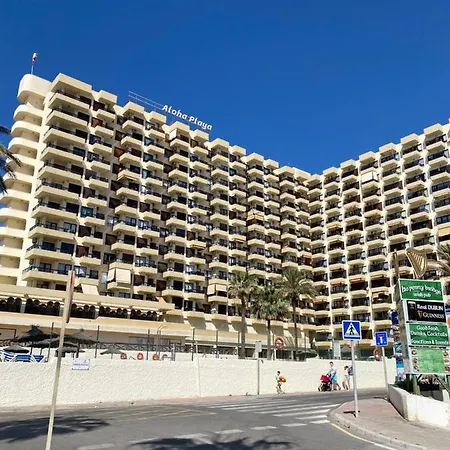 Aloha Playa Sea View Loft מלון דירות בנאלמדנה