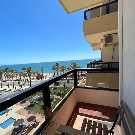 Aloha Playa Sea View Loft מלון דירות בנאלמדנה